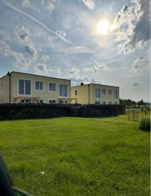 Traumhafte Neubauwohnung mit Garten in ruhiger Lage