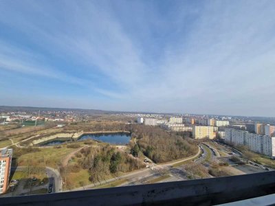 Atemberaubender Ausblick: 21. Etage & helle Küche mit Fenster ! "Jetzt Wunschgutschein sichern !"