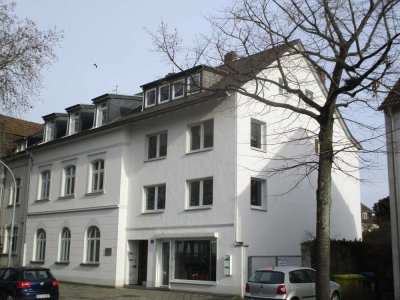freundliche 2-Zimmer-Wohnung mit EBK in Düsseldorf