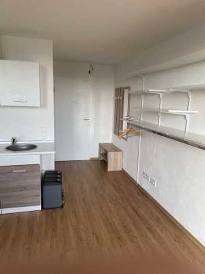 Vollständig renovierte Wohnung mit einem Zimmer sowie Balkon und Einbauküche in Böbrach