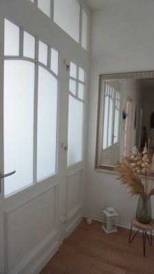 Geschmackvolle 2-Raum-DG-Wohnung in Köln Altstadt & Neustadt-Süd