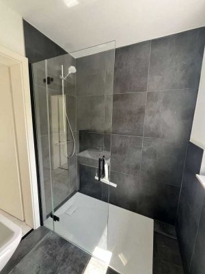 Energiekennwert A: Modernisierter Massivhaus Bungalow in ruhiger Sackgassenlage