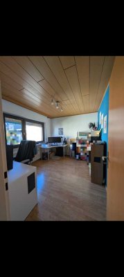 Ab 1.11.2025 in zentraler Lage in Hemsbach: Helle Erdgeschosswohnung mit Balkon