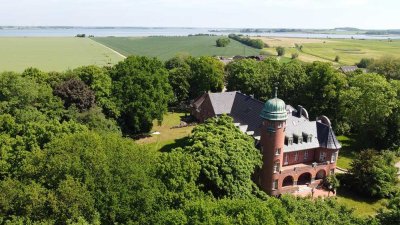 Traumschloss in ruhiger Lage