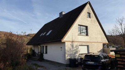 Großzügiges Zweifamilienhaus in angenehmer Wohnlage von Altena-Dahle