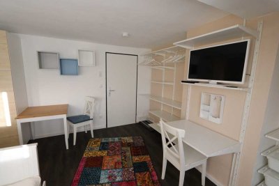 Modern möbliertes Apartment, verkehrsgünstig und mit Blick ins Grüne