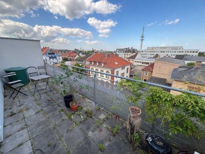 Schöne Maisonettenwohnung mit 2 Balkonen und Dachterrasse