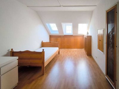 Helles WG-Zimmer im Herzen der Kasseler Innenstadt, teilmöbliert