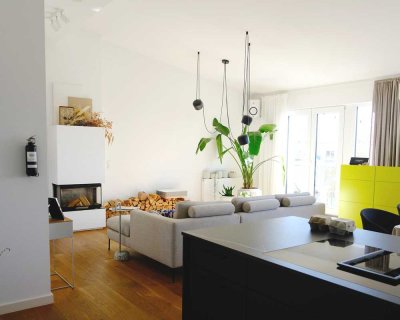 Bornheim: Lichtdurchflutete Maisonette – loftartig & grün