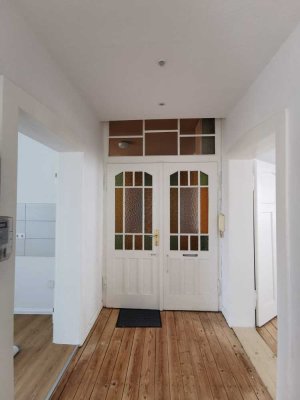 sanierter Altbau, neues Bad, neue Fenster, neue Heizung, Dielenboden - eigener Gartenteil -