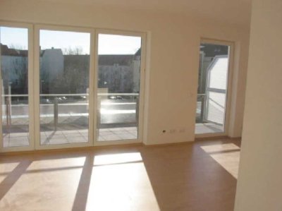 herrliche sonnige und ruhige  2-Zimmer-Wohnung mit großem Balkon nahe S-Bahnhof Karlshorst