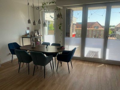 Geschmackvolle 3-Zimmer-Wohnung mit gehobener Innenausstattung mit Balkon in Berlin Neukölln