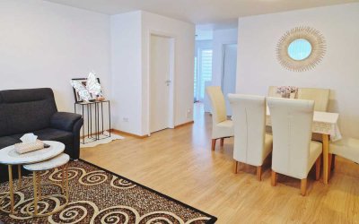 Neuwertige 2-Zimmer-Wohnung mit Balkon und EBK in zentraler Lage von Leinfelden