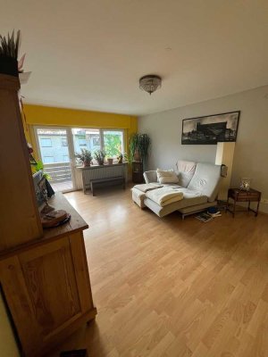 Helle 2 Zimmerwohnung: Top Lage Nähe S-Bahnhof Rödelheim mit großem Balkon und Tiefgaragenstellplatz