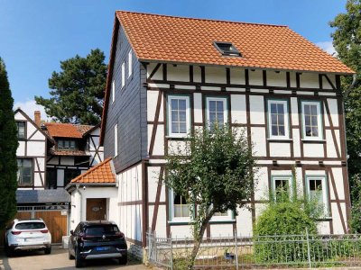 Geräumiges Fachwerkhaus mit Kamin und Carport in Osterwieck