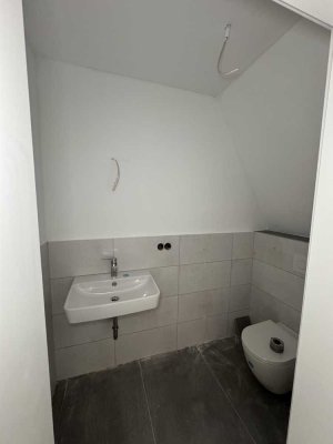 Neu bebaute Maisonette-Wohnung mit 3,5 Zimmern in Römerberg