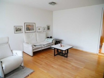 Gepflegte 3,5-Zimmer-Wohnung in Esslingen-Sulzgrieß mit TG-Stellplatz und Südbalkon