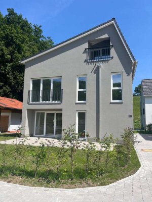 Besonderes Design, hochwertige Aussattung, 6 Zimmer, Ortsrandlage Traunstein