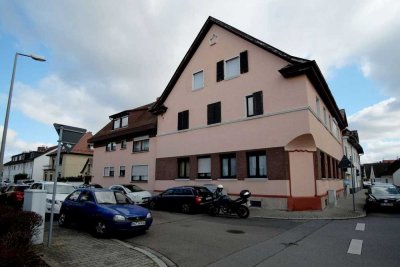 Kleines Reich in altem Haus _ aber liebenswert