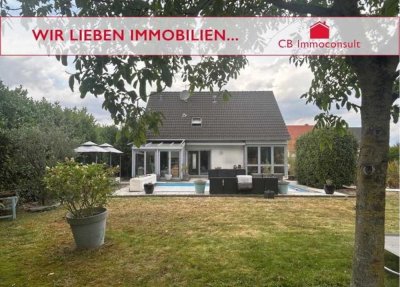 Leben und genießen - hochwertiges EFH mit vielen Highlights unter anderem mit Außenpool & Sauna