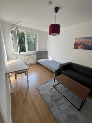 möbliertes WG-Zimmer in Toplage für Studentinnen / Azubis