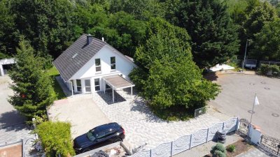 Anwesen im Gewerbegebiet von LR-Langenwinkel mit großzügigem Grundstück zu verkaufen!