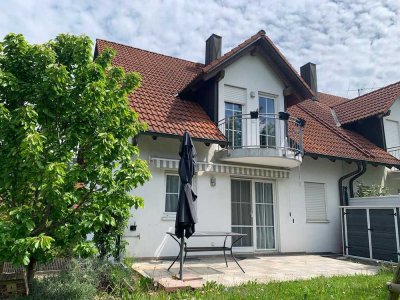Großzügige Doppelhaushälfte mit Einliegerwohnung und Doppelgarage in Gerolsbach zu vermieten!