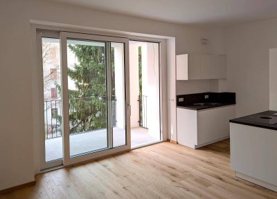 Helle 1 -Zimmer-Wohnung mit Loggia