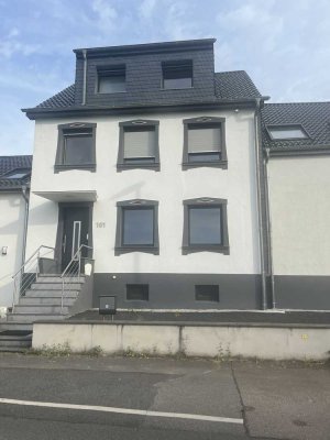 Mobilierte DG-Wohnung zu vermieten