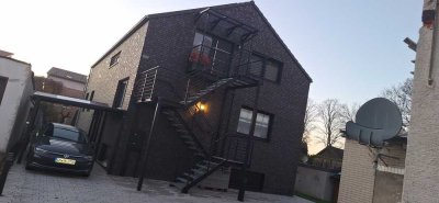 Neubau Loft im Dachgeschoss als Smart-Home mit Außergewöhnliche Terrassenanlage Scherlebeck