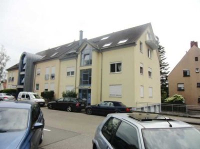Schöne 4-Zimmer-Wohnung mit großem Balkon + TG