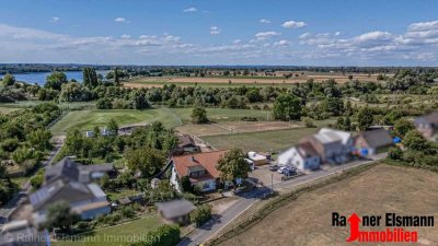 Elten: Elten – Ruhige, ländliche Lage – Zwei Wohneinheiten – Grundstück ca. 7.500 m²