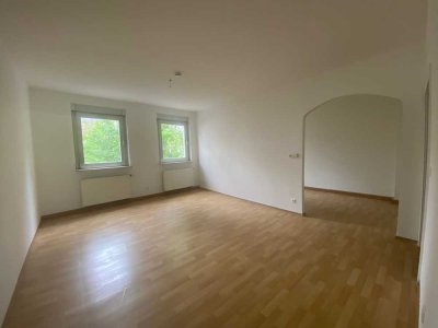 Frisch renovierte 2,5-Zimmer-Wohnung mit neuer Einbauküche in der Steingasse, Innenstadt