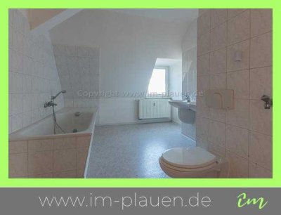 Dachgeschoß - 4 Zimmer Familienwohnung in Plauen zur Miete - Badewanne - Am Unteren Bahnhof