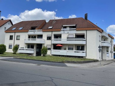 Wunderschöne, helle und ruhige 4,5 Zi-DG-Wohnung mit Ausblick, Balkon und TG-Stellplatz