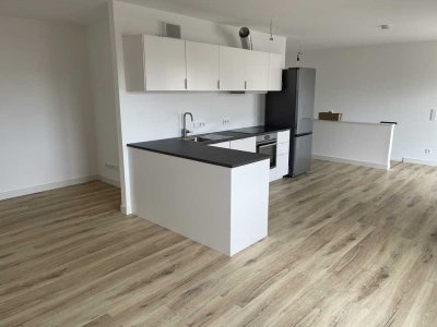 Neuwertige 4-Zimmer-Maisonettewohnung mit Balkon und EBK