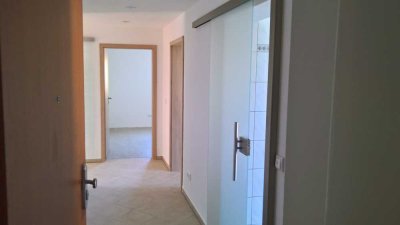 Kernsanierte 3-Zi-Wohnung mit gehobener Ausstattung, Balkon und unmöblierter Küche in Kaufbeuren