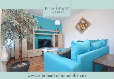 Modern möblierte, helle 2-Zimmer-Wohnung mit großem Balkon + 2 Bädern.