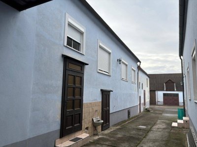 Größzügiges Zweifamilienhaus im Herzen von Breitenbrunn