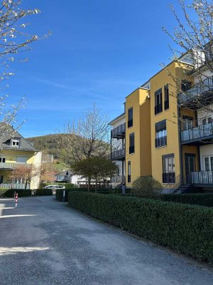 Neuwertige Wohnung mit zweieinhalb Zimmern sowie Balkon und EBK in Lahr/Schwarzwald