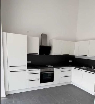 Exklusive, neuwertige 3,5-Zimmer-Wohnung mit geh. Innenausstattung mit Terrasse und EBK in Dombühl
