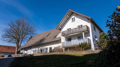 Bastler aufgepasst!! Anwesen mit Wohnhaus, Ökonomie und FeWo!
15 km von Ravensburg entfernt!