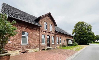 Stilvolle 2-Zimmer-Wohnung mit Gartenblick in Gründerzeit-Stil – möbliert, ruhig, charmant
