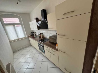helle 2-Zimmer-Wohnung mit Einbauküche