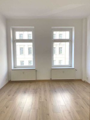 +++SCHÖNE 2-R. WHG. +TAGESLICHTBAD m. WANNE+++GROßZÜGIGE RÄUME ++++