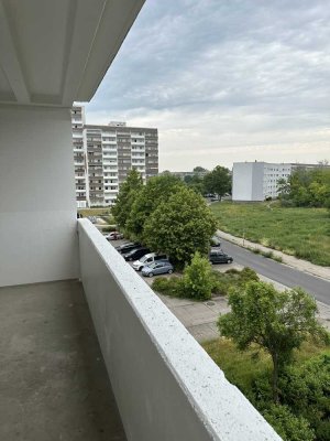 gemütliche 1-Raum Wohnung mit Balkon, Fahrstuhl, Azubis und Studenten sind willkommen