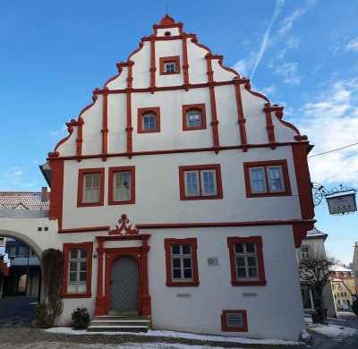 GEROLZHOFEN - Ruhige 2 -Zimmer-Wohnung in historischem Gebäude zu verkaufen