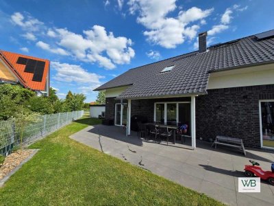 Familientraum! Freistehendes Einfamilienhaus mit unverbautem Blick in die Feldmark