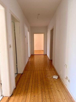 Südstadt 5-Zimmer Wohnung mit Potenzial
