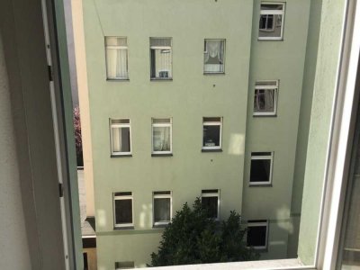 Altbau  Studio Apartment in bester Lage F-Hain
